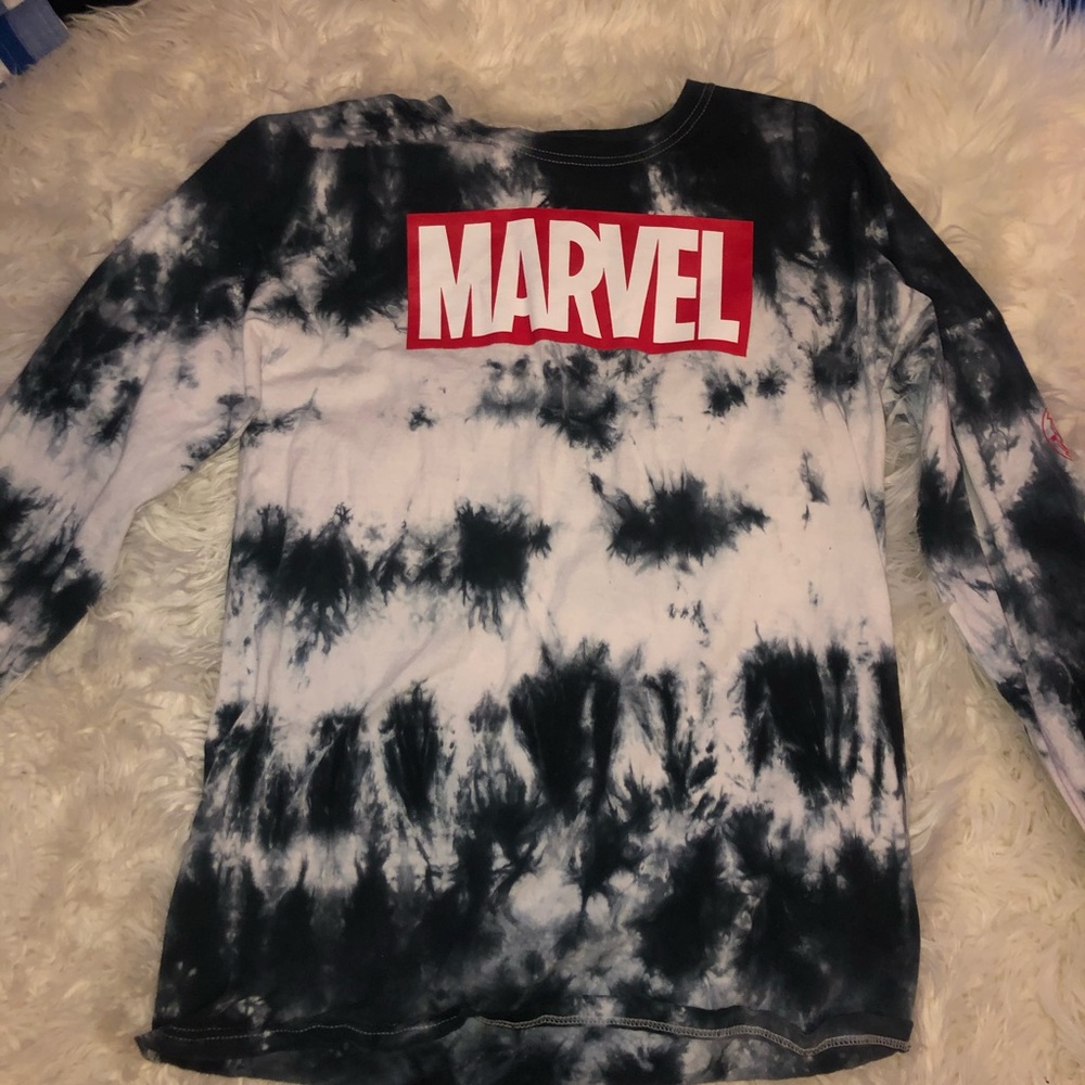 women's medium marvel long sleeve shirt